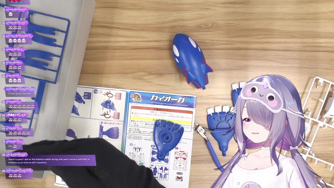 [Handcam] Bijou goes from patting to punching fans