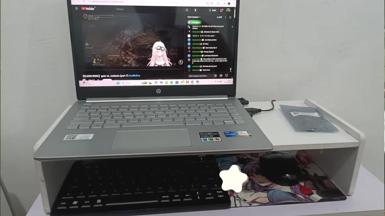 [Discovery] Viewer's Desk Reveals Hidden Oshimen Merch